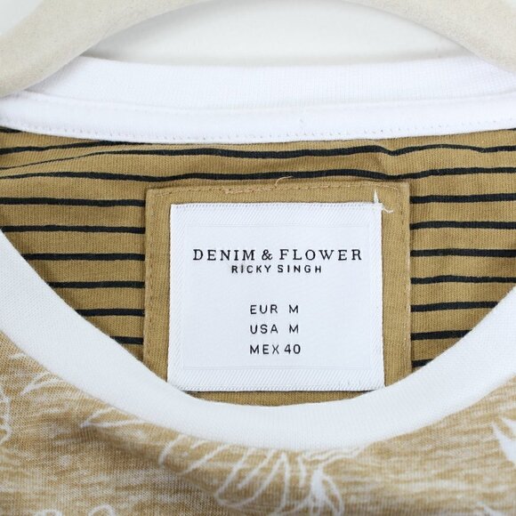 Denim & Flower Short Sleeve T-Shirt Size Medium - Picture 3 of 7